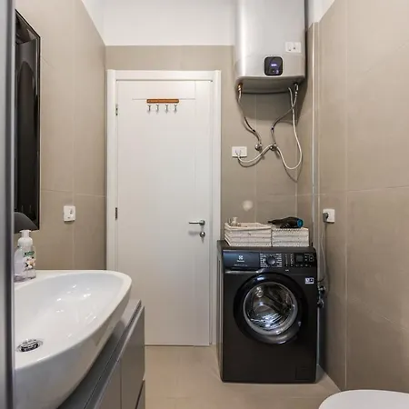 Vakantiehuis Patio & Free Parking By Pikhost Dhërmi