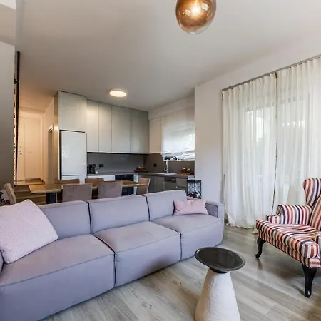 بيت للعطل Patio & Free Parking By Pikhost