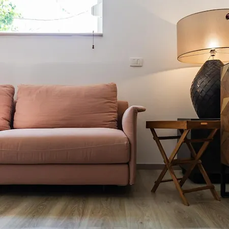 Patio & Free Parking By Pikhost